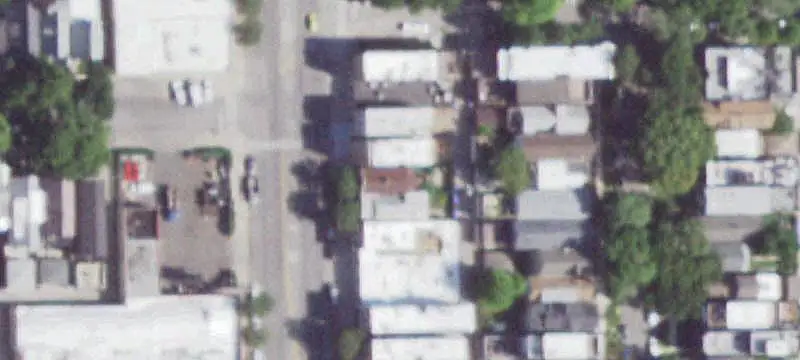 Open-Plan Storefront
