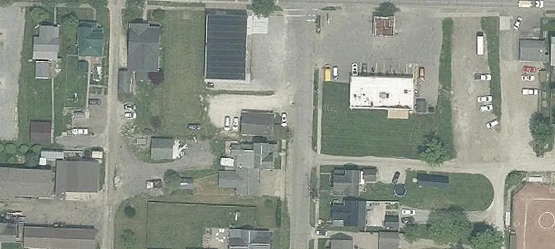 Salon Building with Vacant Lot
