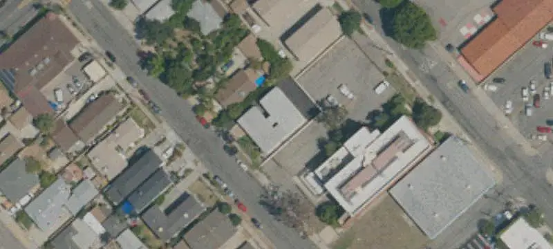 6-Unit Apartment Building