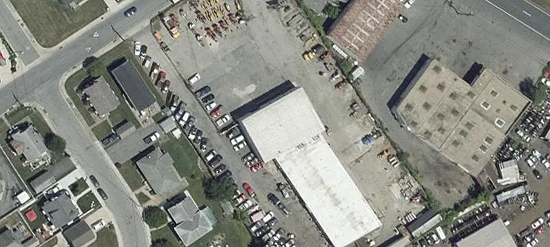 Fenced-Yard Flex Property