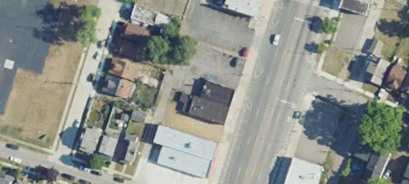Single-Tenant Retail Building