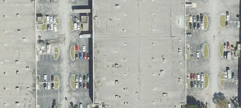Warehouse with Dock and Grade Loading