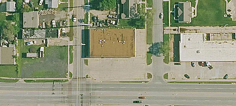 Multi-Tenant Retail Building