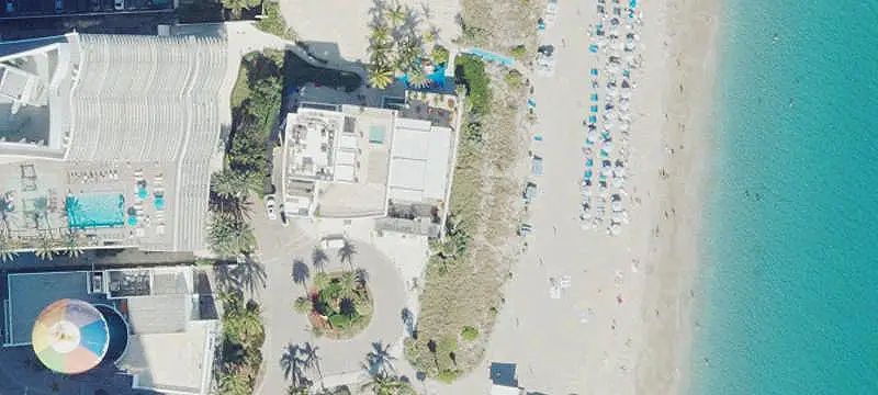 Hotel with Pool