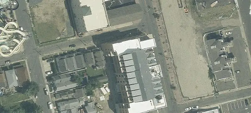 Ground-Floor Storefront with Venting
