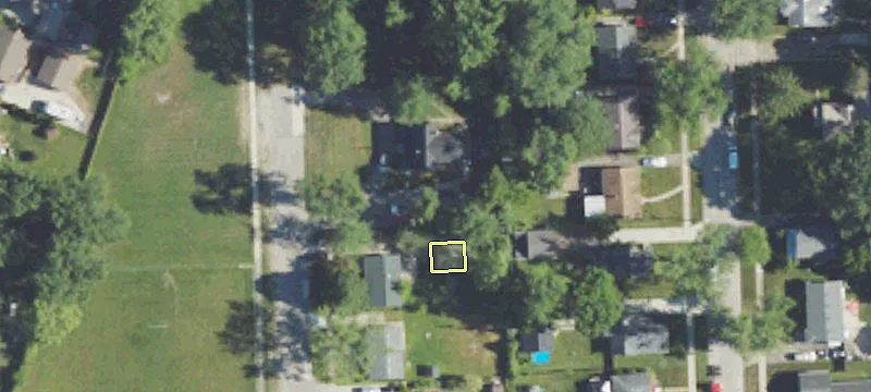 Freestanding Building on Eight Mile