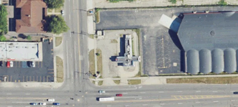 Former Restaurant on Corner Lot