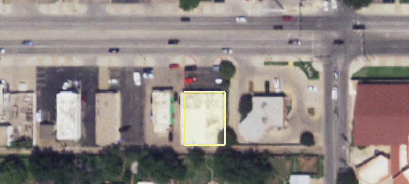 Freestanding Commercial Building on 34th