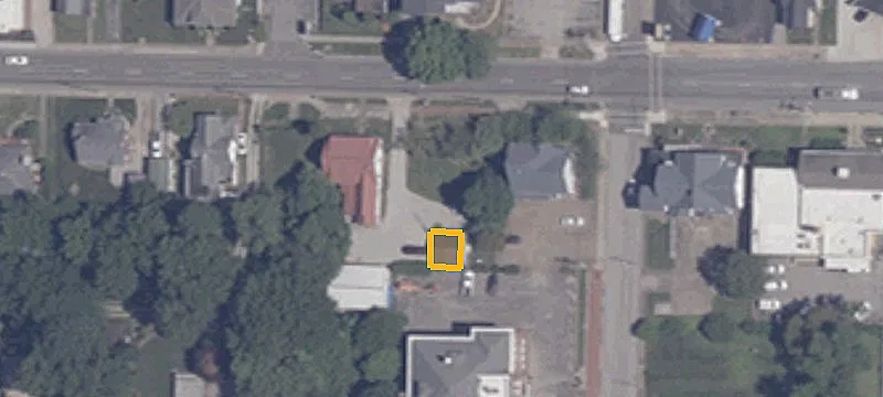 Commercial Property in Thriving Area