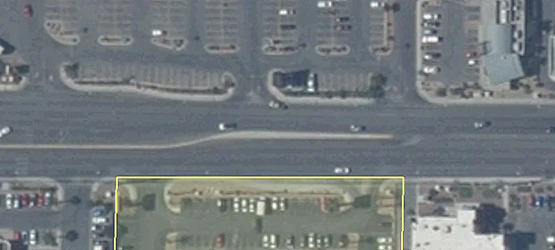 Grocery-Anchored Shopping Center For Rent