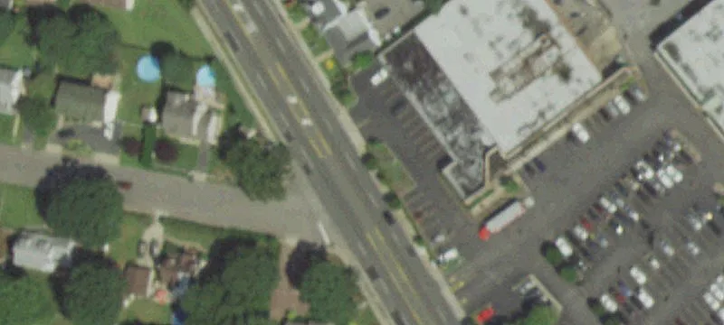 Lindenhurst Retail & Office Spaces