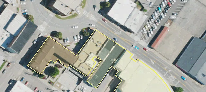 Elizabethtown Storefront in High-Traffic Area