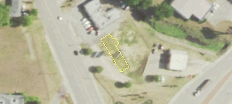 Commercial Lot on Pine Tree