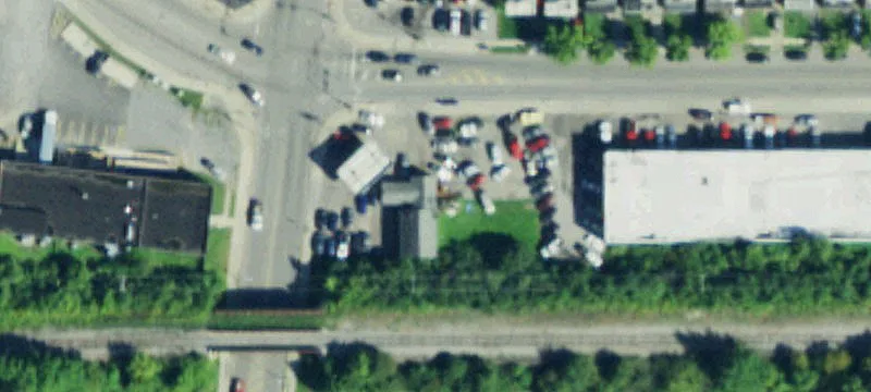 Gas/Service Station on Popular Intersection