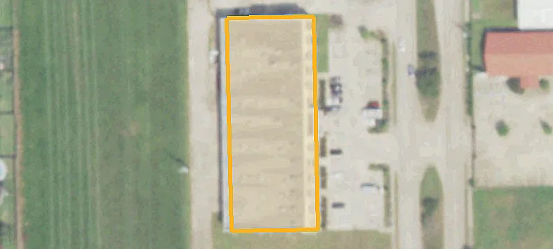 Retail Building Near Key Routes