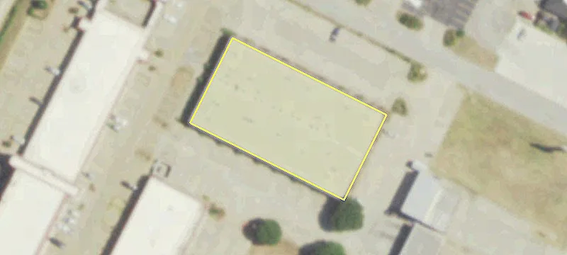 High Visibility Commercial Lot
