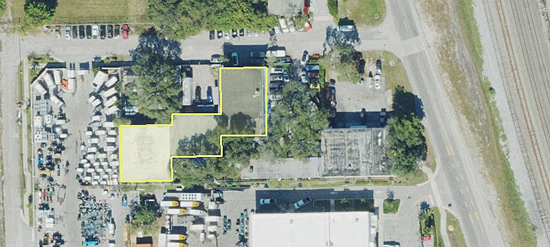 Warehouse Corner Unit Near Airport