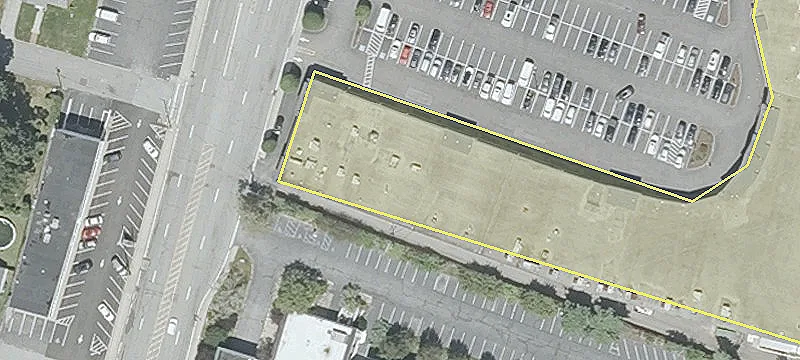 Retail Space in Airport Plaza