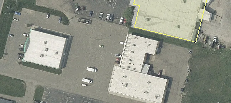 Retail/Office/Warehouse Building For Sale
