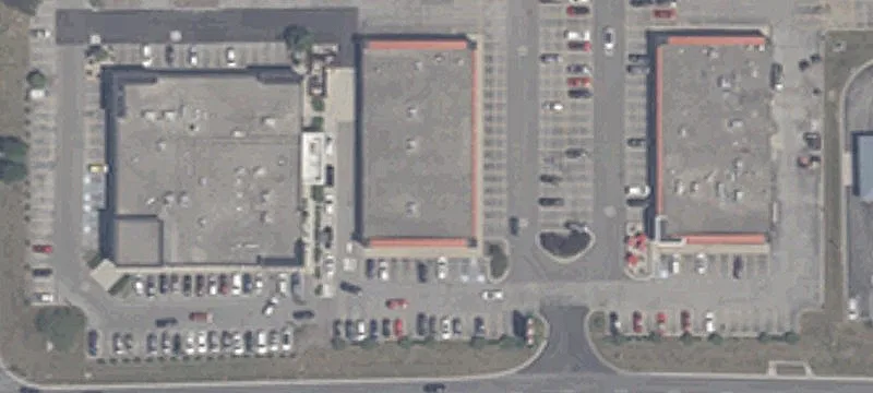 Prominent Shopping Center Space Available