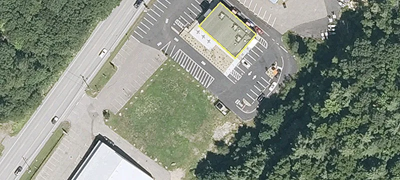 Prime Retail Space on Lakes
