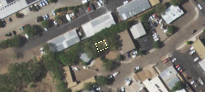 Industrial Building on 0.17 Acres