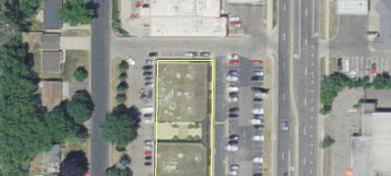 High-Traffic Retail Building For Rent