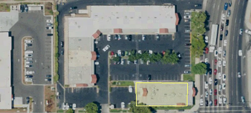 Retail Space in Lively Center
