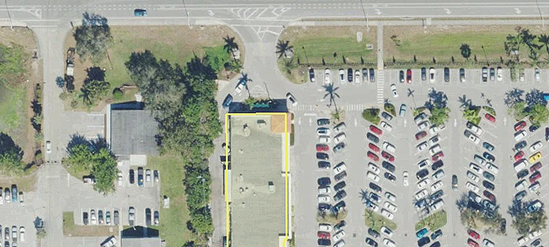 Retail Space in Kings Lake