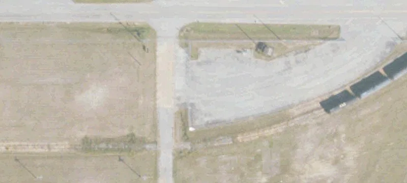 Spacious Hangar with Shop Area