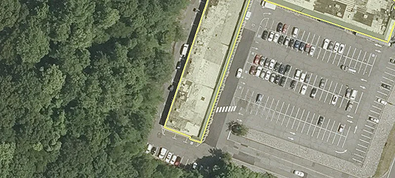 High-Visibility Shopping Center For Sale
