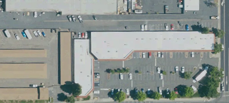 Retail Frontage with Warehouse Access