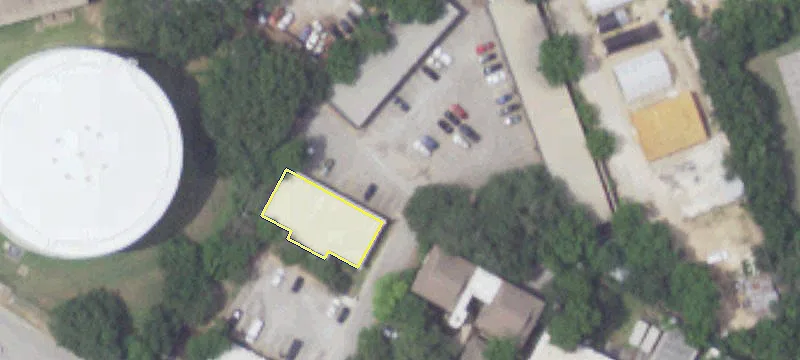 Commercial Property Near Picturesque Lake
