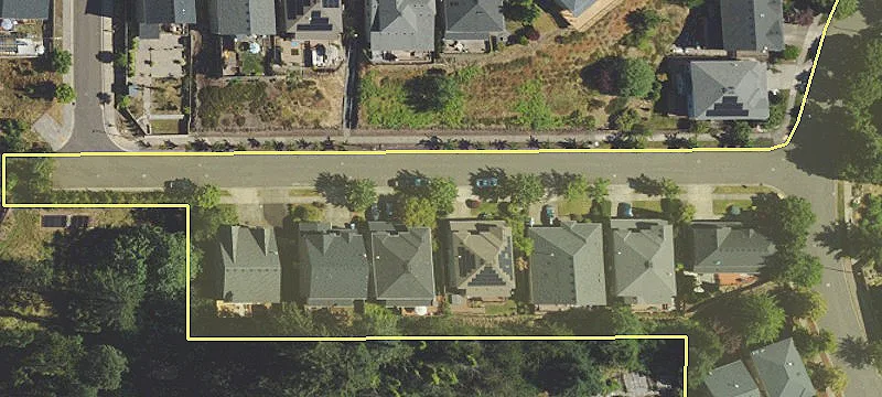 Stand-Alone Flex Building Near I-5