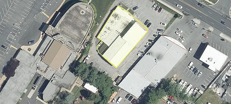 Versatile Retail Building For Rent