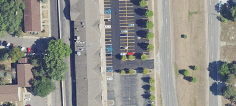 Retail Space on Mound Road