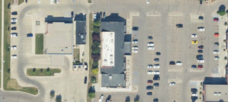Retail Space on 32nd Avenue