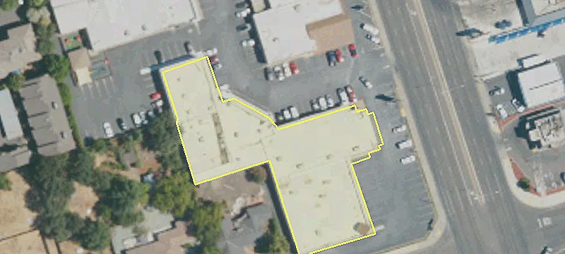 Prime Retail Space on Pacific