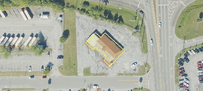 Freestanding Retail Building on Corner