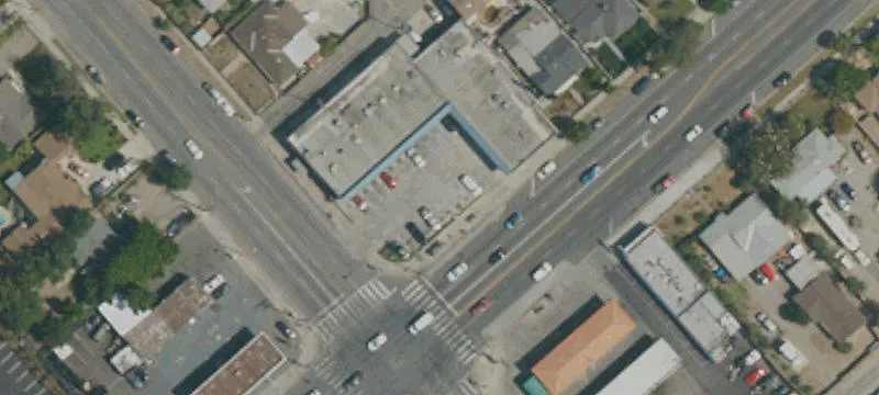Retail Space with High Exposure