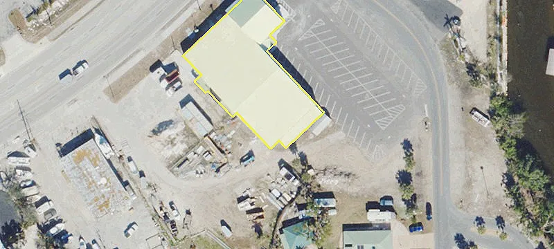 Versatile Property on San Carlos Blvd