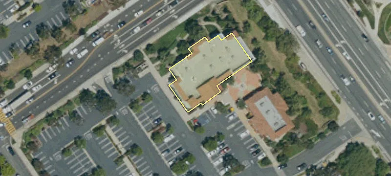 Retail/Office Space in Plaza