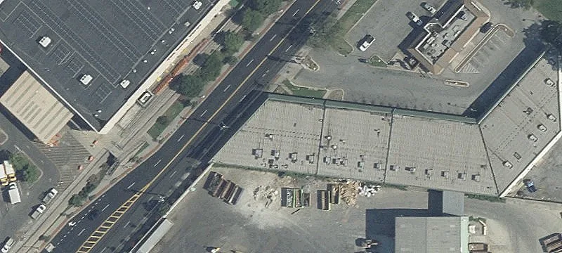 Retail Space in Brentwood Square