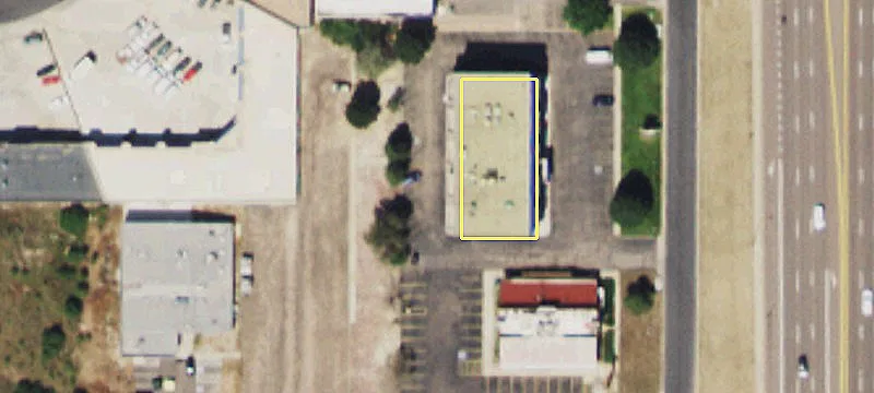 Office Building with Excellent Parking