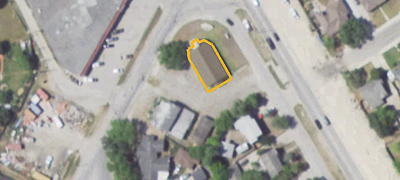 Commercial Lot Near Shopping Center