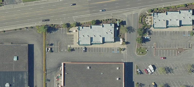 High-Traffic Retail/Office Space Available