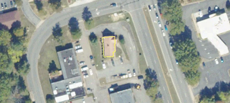 Retail Space in Laburnum Square