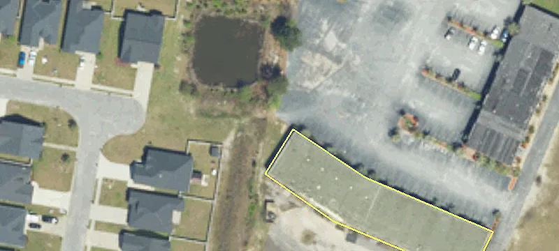 Established Commercial Complex on Second Loop