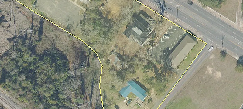 Versatile Commercial Property on Highway