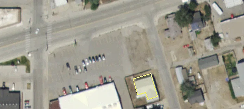 Retail Spaces in Anchored Center